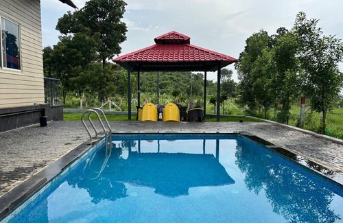 Mhow Villa | Charming 2-bedroom villa in brilliant Awlay with AC