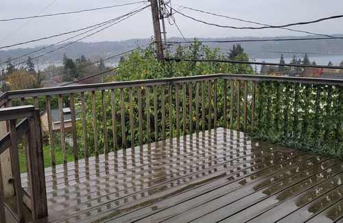 Bremerton House | Charming 2-bedroom water view house, WiFi in nice Bremerton
