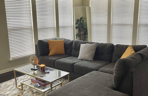 Uptown House | Charming 2 bedrooms/2Baths close to everything