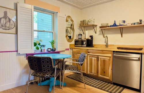 Old North End House | Charming 2 BR Pet Friendly House w Garden in fabulous Burlington's Old North End