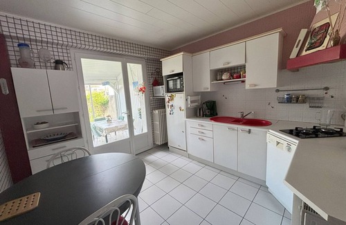 La Chaume House | Charming 2-Bedroom House with Garden Near Beach and Port Olona