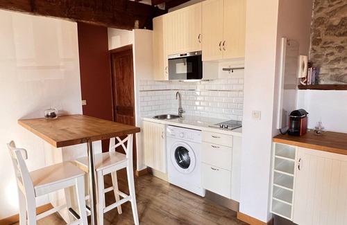 Lambesc Apartment | Charming 2-room apartment