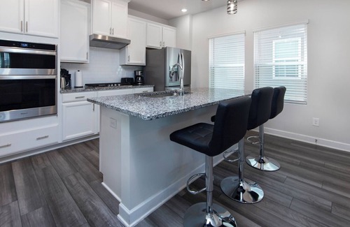 Steele Creek House | Charming 2 story home in South Charlotte, featuring cozy and convenient spaces.