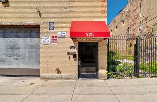 West Poplar Condo | Charming 2B/2B Nr Temple &The Met/with Parking