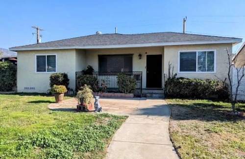 Monrovia House | Charming 2B1B w/EV Tesla on Rt 66 near City of Hope and Everything