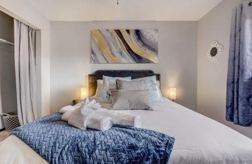 Northeast Colorado Springs Apartment | Charming 2bd Near to Stores Restaurants & Hiking