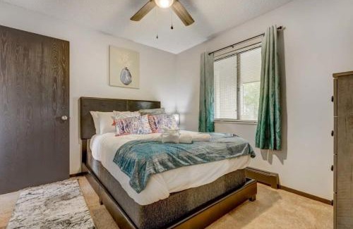 Northeast Colorado Springs Apartment | Charming 2bd Near to Stores Restaurants & Hiking