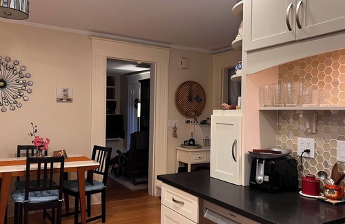 Portland Condo | Charming 2bed, 2 bath 1st floor condo in the heart of the Arts District.