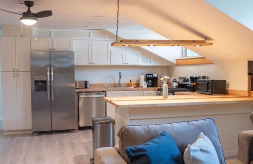 Hammondsport Condo | Charming 2BR/1BA getaway steps from Keuka Lake, wine trail & Village Square