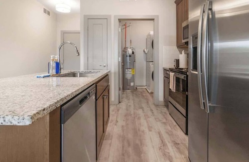 Auburn Hills Apartment | Charming 2BR/2BA | Gym & Pool
