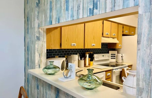 Villas at Shadow Bay House | Charming 2BR/2BA Townhome with Patio near Disney