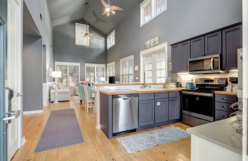 Laurel Grove House | Charming 2BR/2BA + Golf Cart, Wrap-Around Porch, Sandestin!