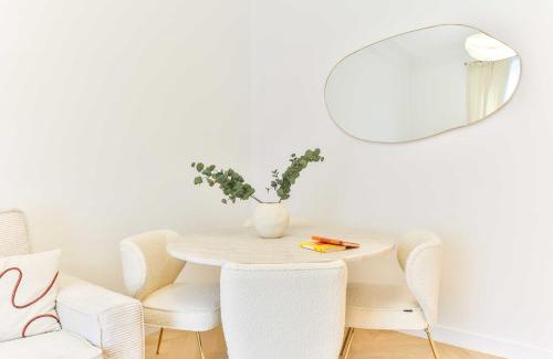 Auteuil Apartment | Charming 2BR - 6P - Eiffel Tower