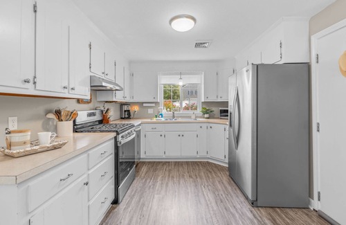 Harwich House | "Charming 2BR Cape Getaway with Spacious Private Backyard" Fire Pit in a Quiet Neighborhood