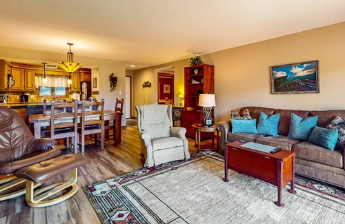 Blowing Rock Apartment | Charming 2BR Chetola Resort Condo with fireplace, Walk-in shower, and jetted tub