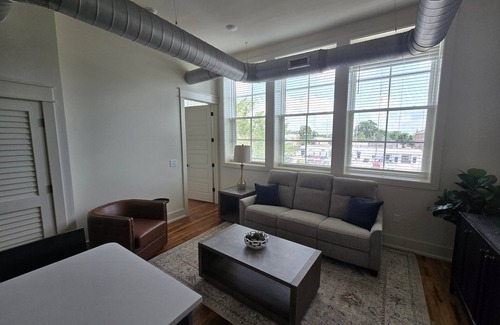 McMinnville Condo | Charming 2BR condo in McMinnville, perfect for families and pets!