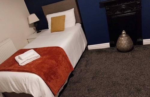 Holbeck House | Charming 2BR House Close 2 Leeds City Centre Wi-Fi