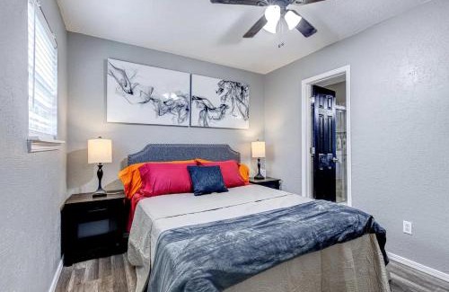 Lawton Apartment | Charming 2BR in Central Lawton - Near Fort Sill