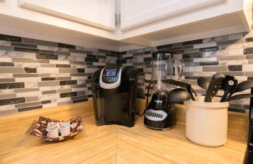 West Side Historic District House | Charming 2BR Townhouse w/Patio | Walk to Main St