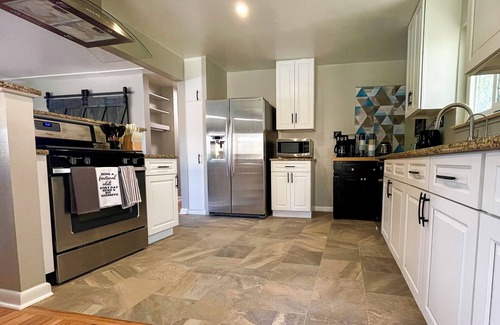 Colorado Springs Apartment | Charming 2BR Upstairs Duplex - Mountain Views - Pet-Friendly