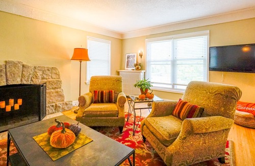 Kingfield House | Charming 2nd floor duplex in the City of Lakes