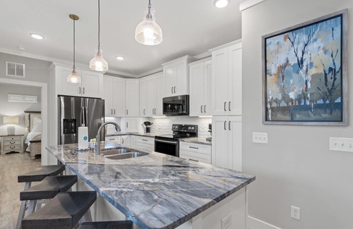 Laguna Beach Estates House | Charming 3/2 Beach House w/POOL & Golf Cart INCLUDED - 1 Min Walk to Beach