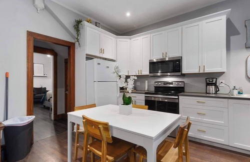 Southmoreland Condo | Charming 3 Bd Condo In The Heart of KC! 09