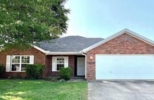 Bentonville House | Charming 3-Bdrm Home in Prime Bentonville Location