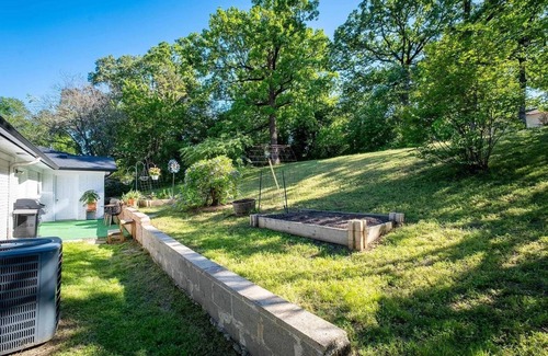 North Little Rock House | Charming 3-bedroom home with AC, WiFi in North Little Rock near the Old Mill