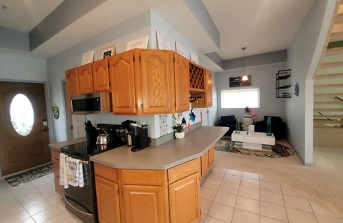White Lake House | Charming 3-bed 2 bath,Lakehouse off GrassLake in White Lake. Corporate Rental!