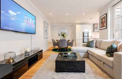 City of Westminster Apartment | Charming 3 Bed Apartment with AC, WiFi in Marylebone