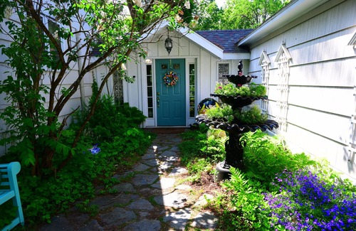 Saratoga Springs House | Charming 3-bedroom house in Saratoga Springs, minutes from race course.