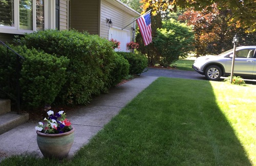 Saratoga Springs House | Charming 3-bedroom house in Saratoga Springs! Private yard and pet friendly!