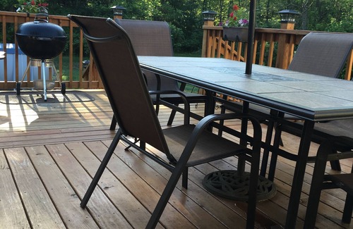 Saratoga Springs House | Charming 3-bedroom house in Saratoga Springs! Private yard and pet friendly!
