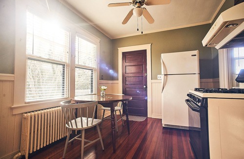 Middletown House | Charming 3 Bed with large backyard close to Newport