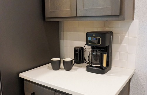 Wellborn House | Charming 3-bedroom house in welcoming College Station with WiFi, AC