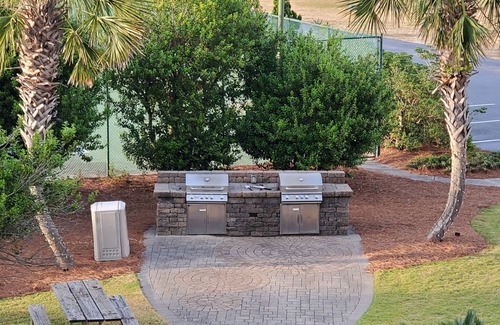 Atlantic Beach Condo | Charming 3-bedroom condo private beach access, 2 pools with fitness room and AC