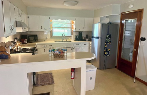 Campbellsville House | Charming 3-bedroom country house just minutes from Green River Lake.