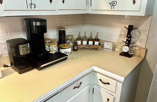 Campbellsville House | Charming 3-bedroom country house just minutes from Green River Lake.