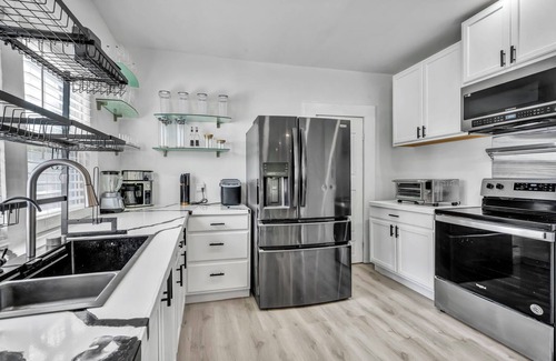 Cleveland House | Charming 3-bedroom in Cleveland Heights