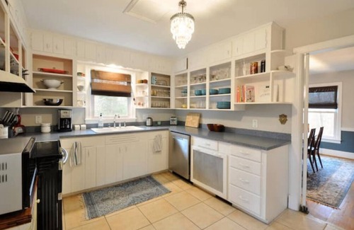 Fredericksburg House | Charming 3-bedroom house in peaceful Fredericksburg with Firepit