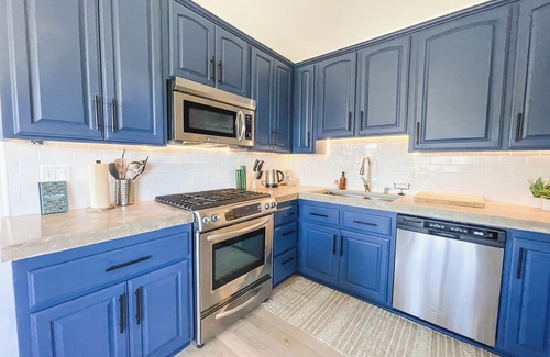 Lake Arrowhead Cabin | Charming 3-bedroom cabin in serene Lake Arrowhead with hot tub, WiFi and AC