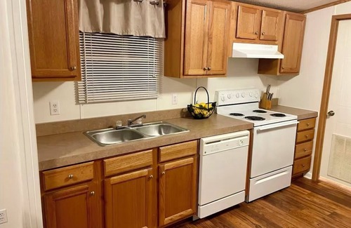 Gilbertsville House | Charming 3-bedroom mobile home with WiFi, AC in fantastic Gilbertsville
