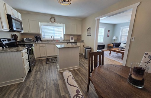 Mineral Bluff Cottage | Charming 3-bedroom pet-friendly cottage surrounded by the Blue Ridge Mountains.