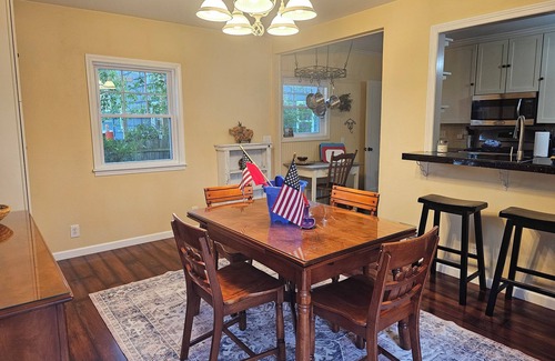 Muskegon Cottage | Charming 3-bedroom cottage in pleasant Norton Shores with WiFi, AC