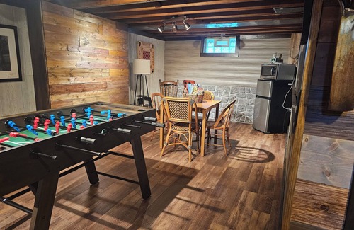 Muskegon Cottage | Charming 3-bedroom cottage in pleasant Norton Shores with WiFi, AC