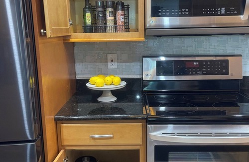 Port Saint Lucie House | Charming 3-bedroom house with AC, fitness room, WiFi in Port St. Lucie