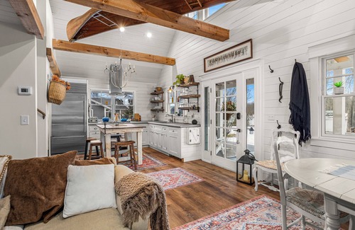 Schuylerville Other | Charming 3-bedroom farmhouse water-front near Saratoga Springs