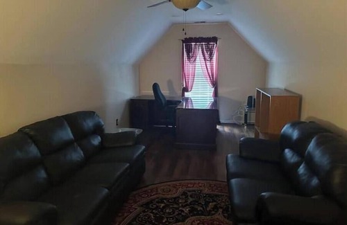 Winston - Salem House | Charming 3-bedroom house in Winston-Salem with AC, WiFi