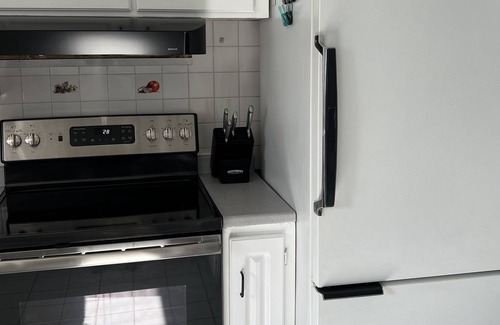 Brewer House | 🏡 Charming 3-Bedroom, 1-Bath Rental Home in Brewer, ME.